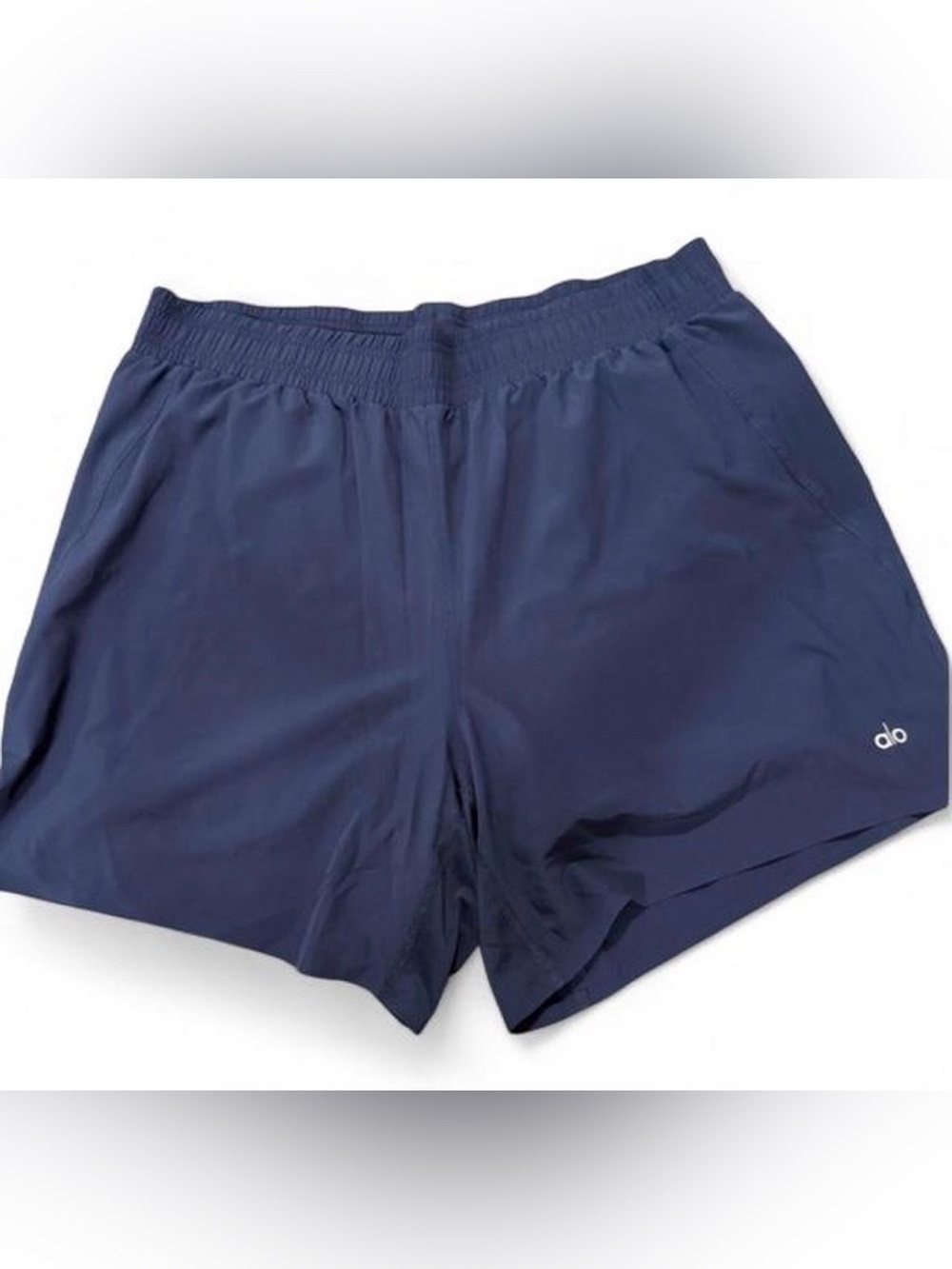 Alo Yoga women’s size L shorts
